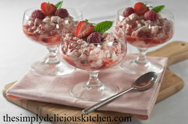 Kuliner Inggris: Eton Mess Cotswolds